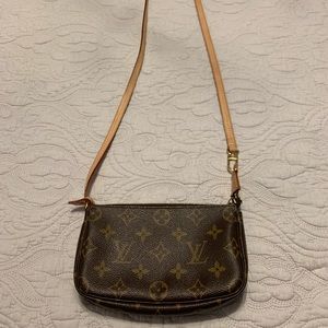Louis Vuitton Pochette